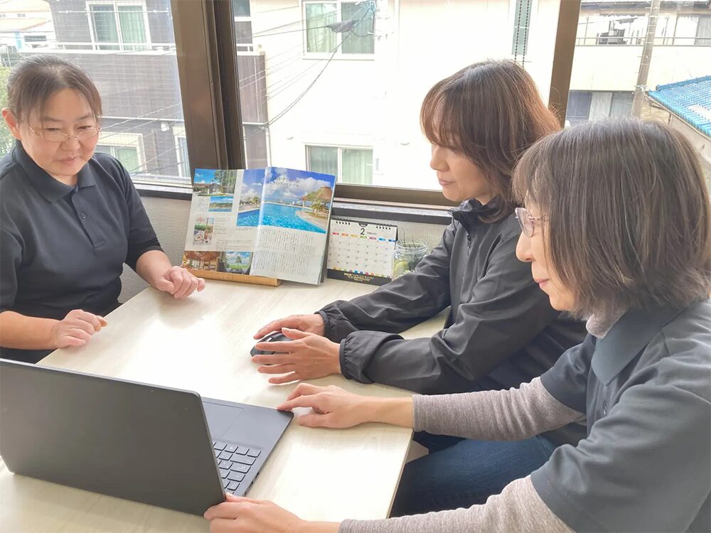 スタッフ活躍中です。